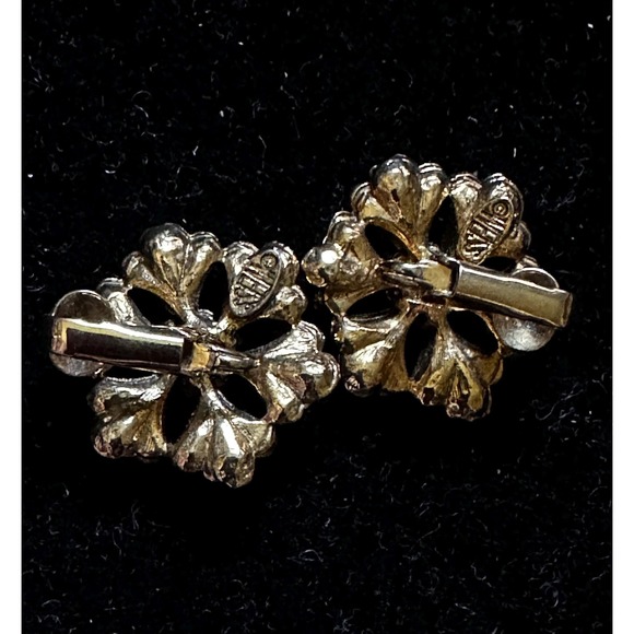 Vintage Weiss Clip on Floral Earrings Gold Tone AB & Fuschia Rhinestones - Picture 2 of 4